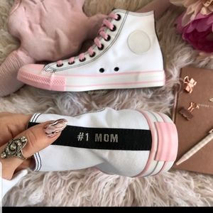 💗 Converse #1 Mom Limited Edition Shoes. Size 9.